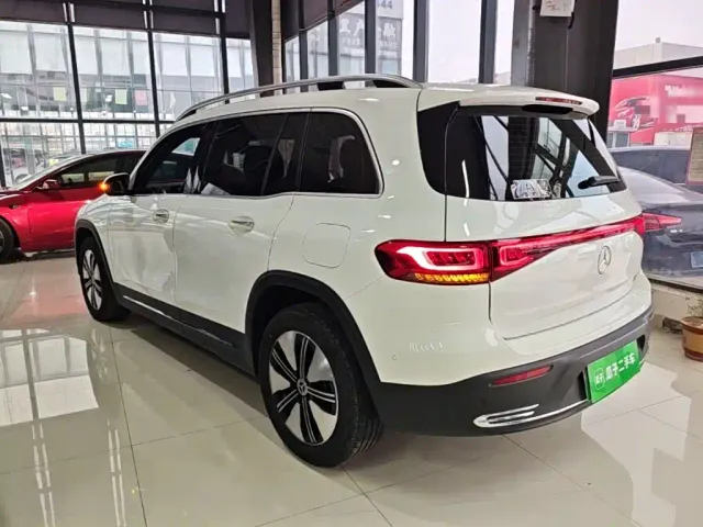 Mercedes-Benz EQB — Фото автомобиля 4