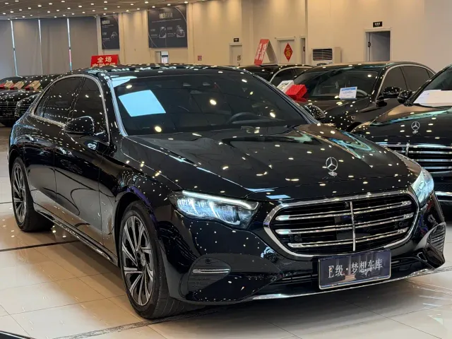 Mercedes-Benz E-Class — Фото автомобиля 2