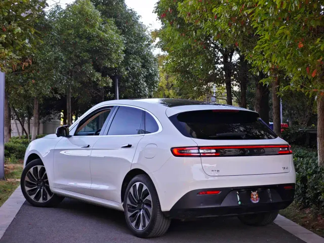 Aito M5 — Фото автомобиля 17