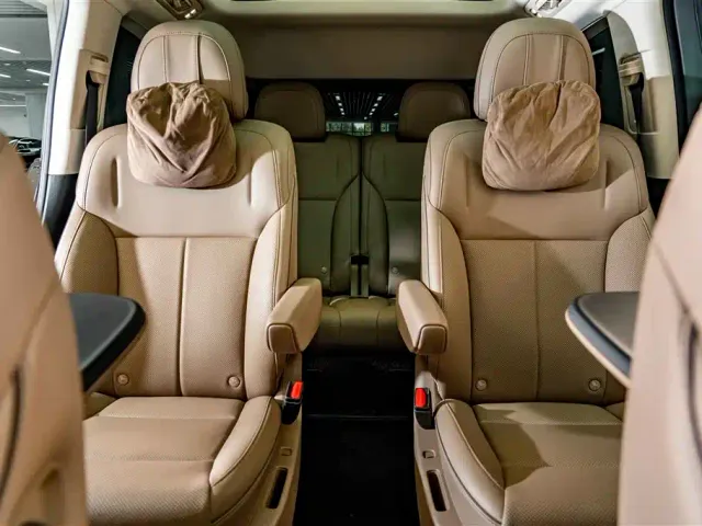 Li Auto i8 — Фото автомобиля 25