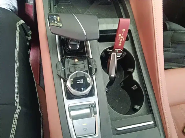 Changan CS75 Plus — Фото автомобиля 13