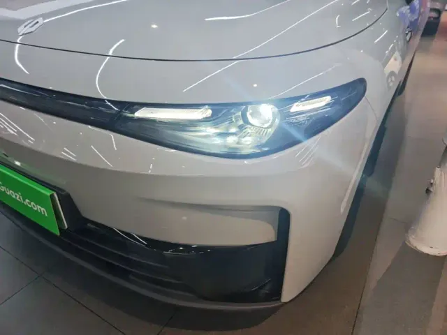 Leapmotor C10 — Фото автомобиля 23