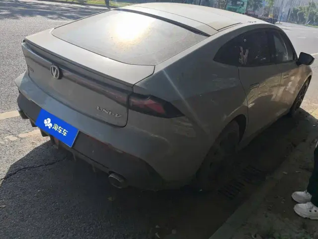 Changan UNI-V — Фото автомобиля 3