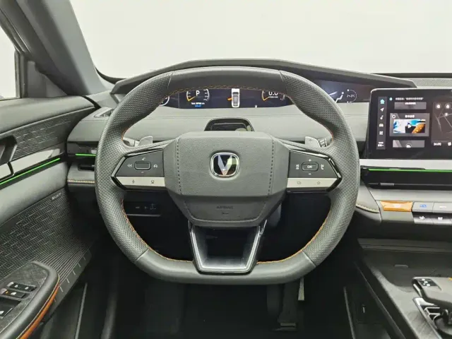 Changan UNI-V — Фото автомобиля 11
