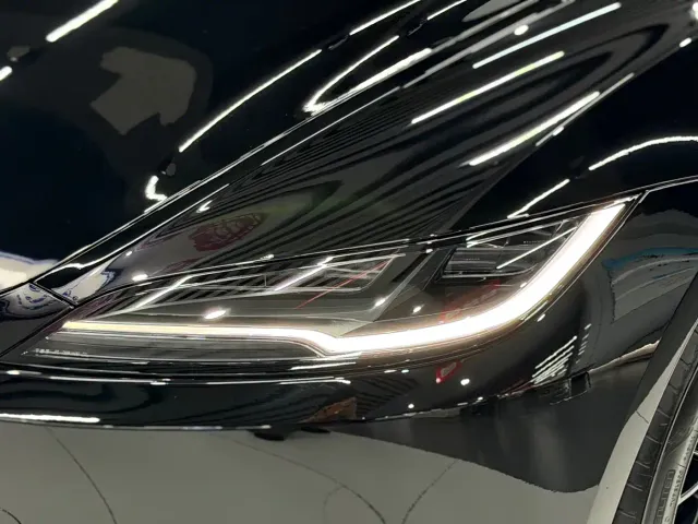 Tesla Model 3 — Фото автомобиля 16