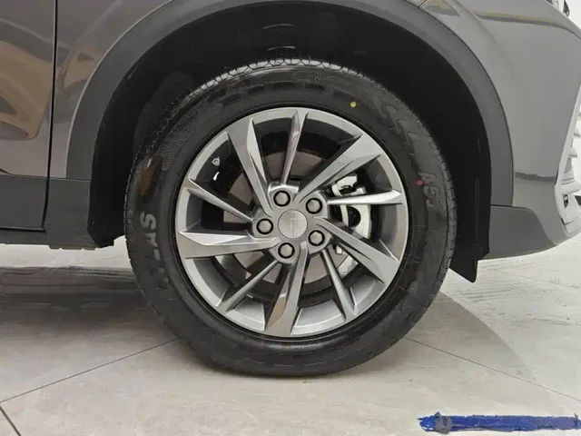 Geely Binyue — Фото автомобиля 6