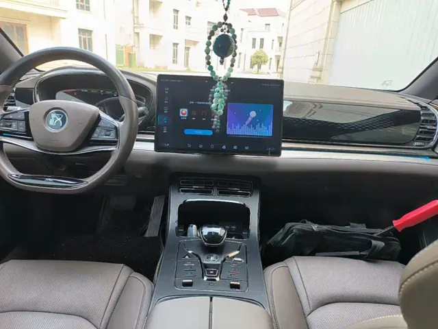 BYD Han — Фото автомобиля 12