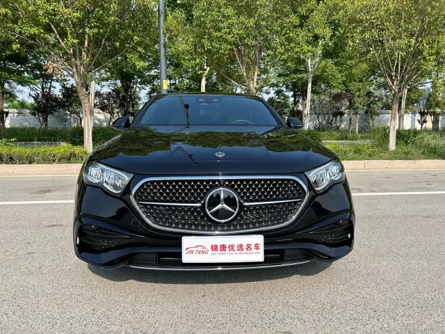 Mercedes-Benz E-Class — Фото автомобиля 2