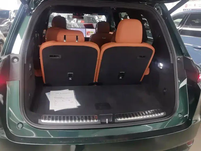 Li Auto L9 — Фото автомобиля 4