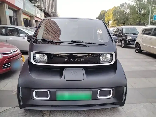 Baojun KiWi EV — Фото автомобиля 2
