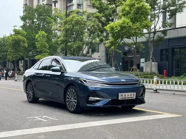 Geely Galaxy Galaxy A7 2025 EM-i — Фото автомобиля 3