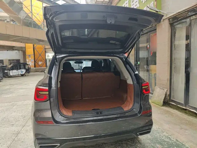 Roewe RX5 — Фото автомобиля 18