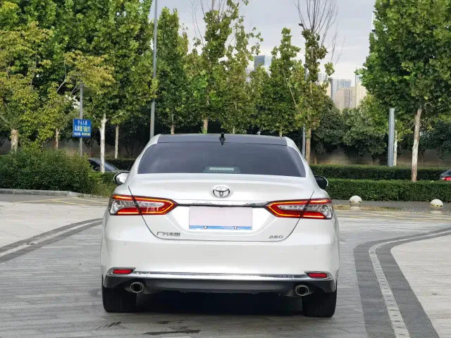 Toyota Camry — Фото автомобиля 5
