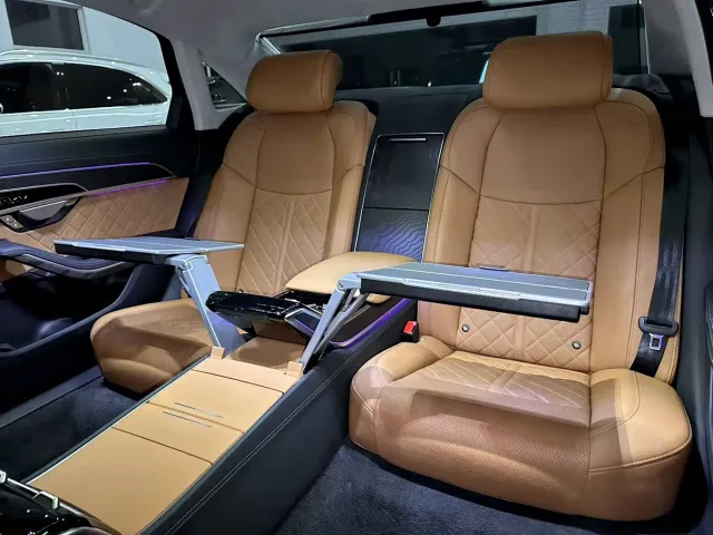 Audi A8 — Фото автомобиля 9