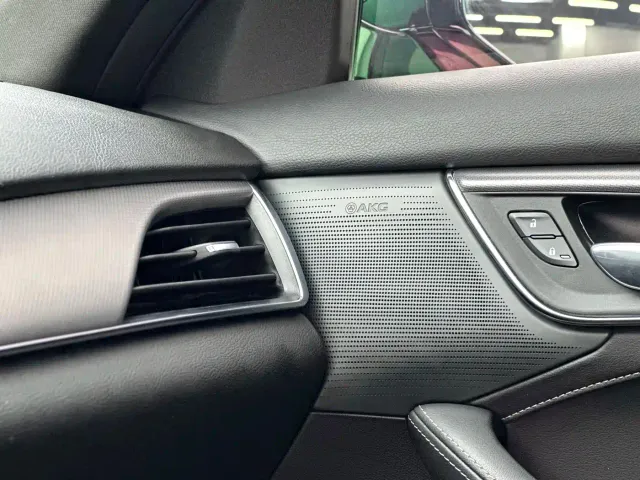 Cadillac CT5 — Фото автомобиля 9
