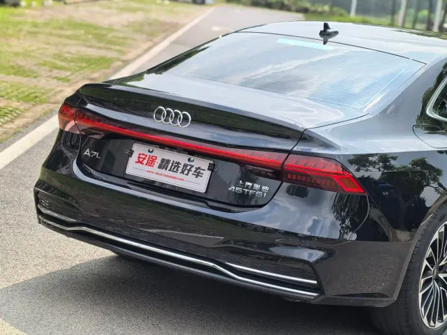 Audi A7L — Фото автомобиля 6