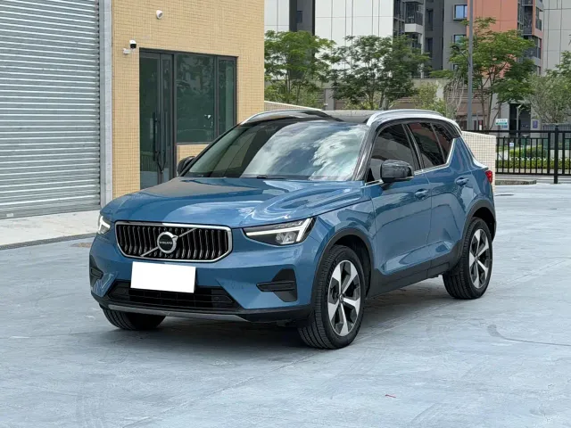 Фотография автомобиля — Volvo XC40