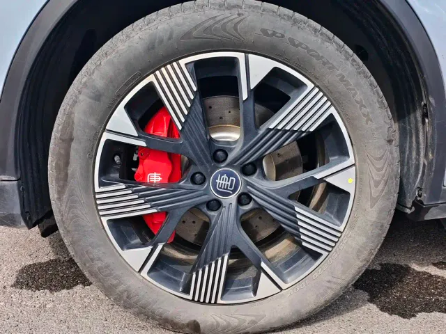 BYD Tang — Фото автомобиля 3
