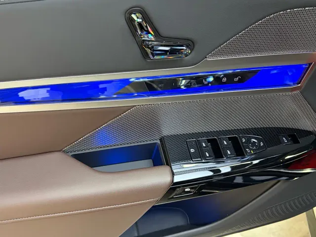 BMW 7 Series — Фото автомобиля 14