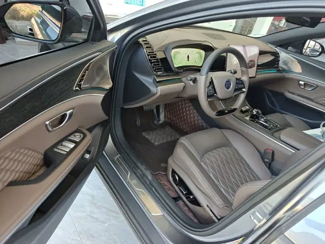 BYD Han — Фото автомобиля 15