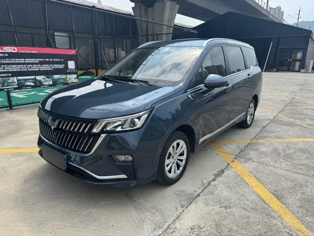Фотография автомобиля — Wuling Jiachen