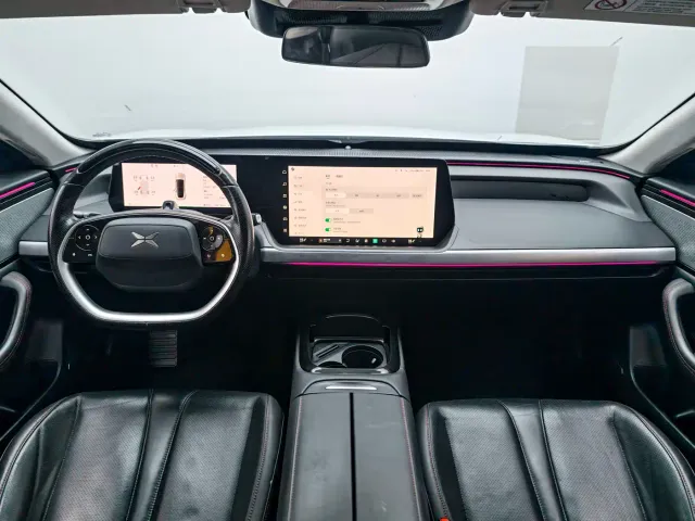 Xpeng P7 — Фото автомобиля 14