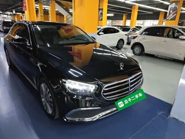 Mercedes-Benz E-Class — Фото автомобиля 3
