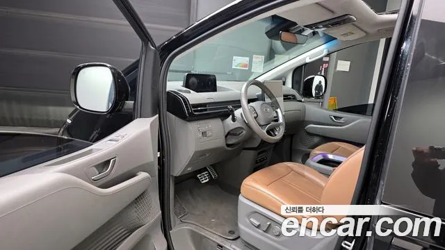 Hyundai Staria Staria 4WD Lounge 7 мест — Фото автомобиля 10