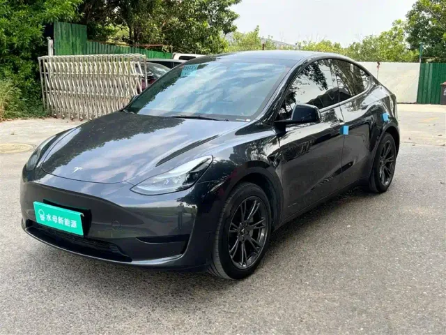 Фотография автомобиля — Tesla Model Y