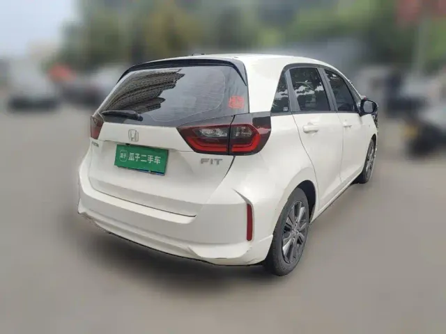 Honda Fit — Фото автомобиля 4