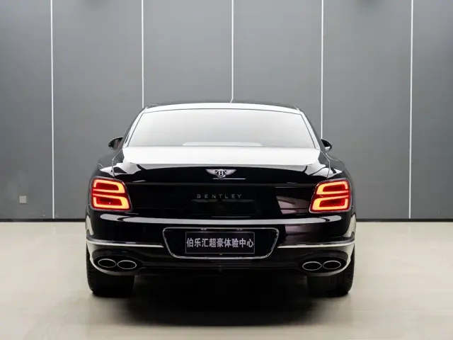 Bentley Flying Spur — Фото автомобиля 8