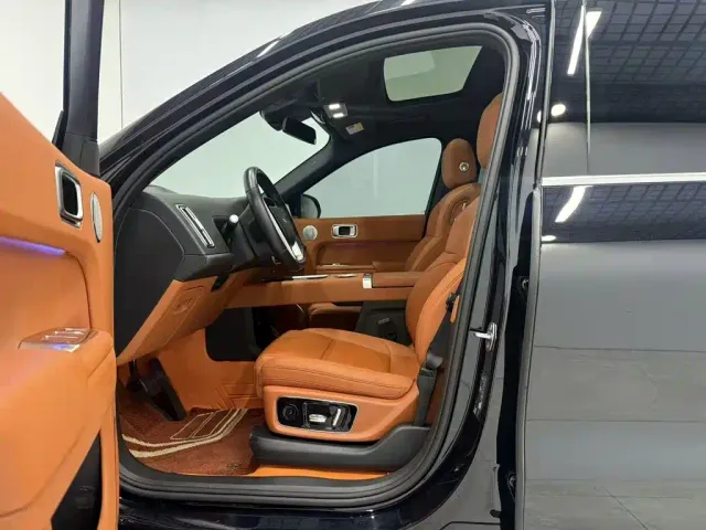Li Auto L9 — Фото автомобиля 14