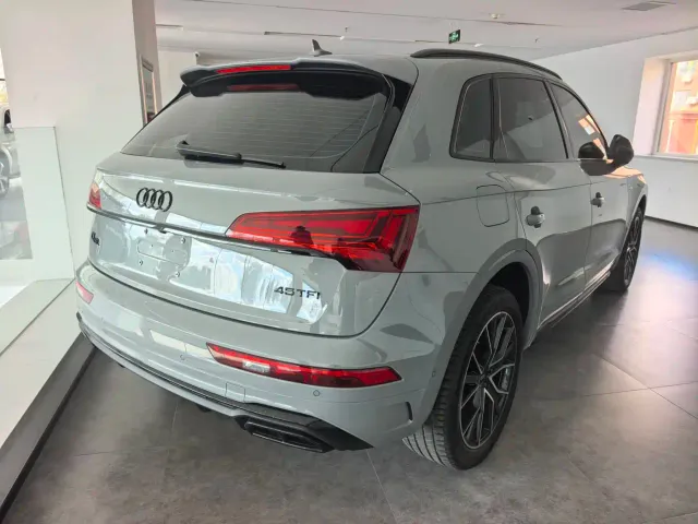 Audi Q5L — Фото автомобиля 4