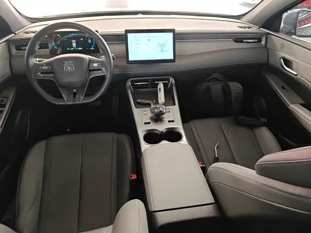 BYD Qin PLUS — Фото автомобиля 9