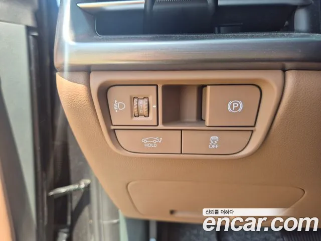 Hyundai Grandeur Grandeur (GN7) 2.5 Бензин 2WD — Фото автомобиля 15