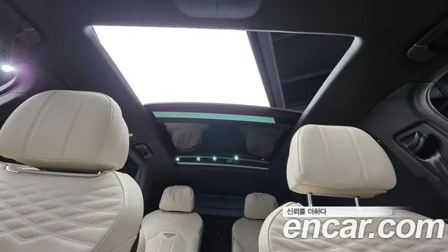 Bentley Bentayga Bentayga 4.0 V8 EWB Azure — Фото автомобиля 12