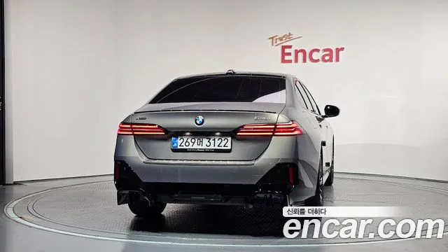 BMW 5-Series 5 серия (G60) 530i xDrive M Sport — Фото автомобиля 4