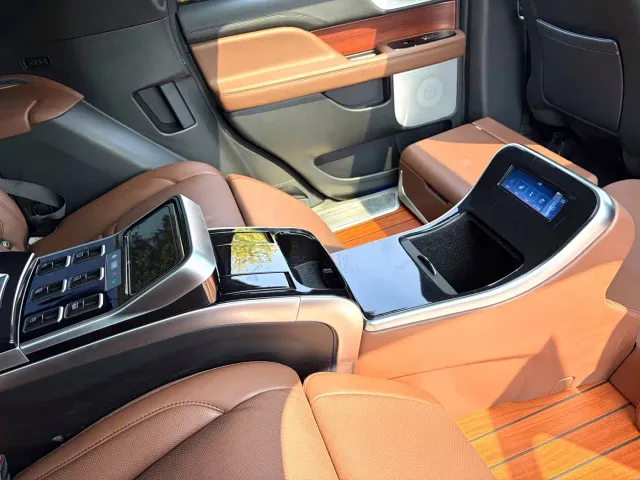 Lincoln Navigator — Фото автомобиля 19