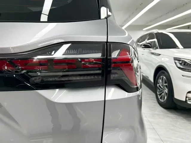 Geely Haoyue L — Фото автомобиля 24
