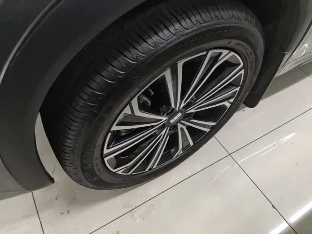 Geely Galaxy Starship 7 EM-i — Фото автомобиля 22