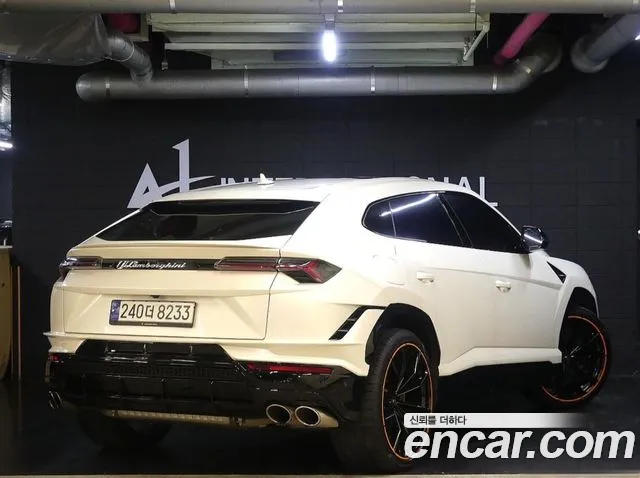Lamborghini Urus — Фото автомобиля 4