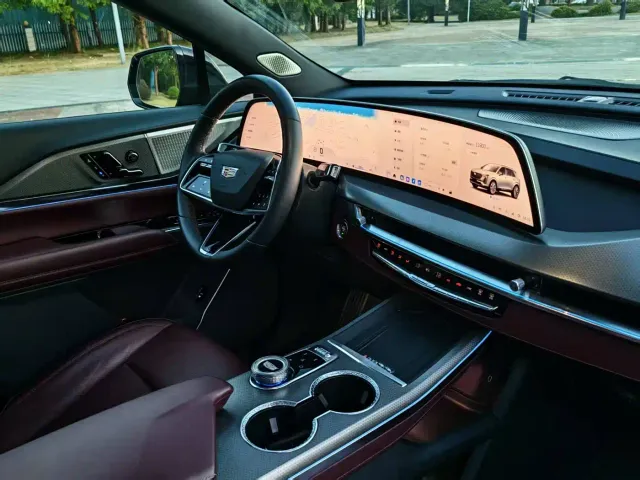 Cadillac XT5 — Фото автомобиля 21