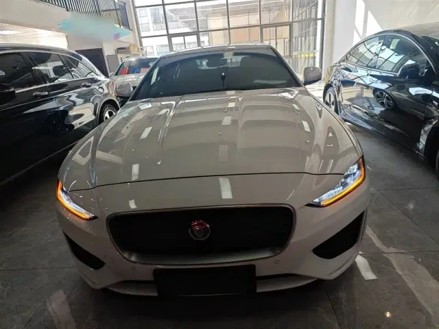 Jaguar XEL — Фото автомобиля 18