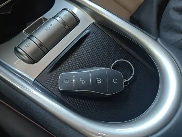 BYD Dolphin — Фото автомобиля 8