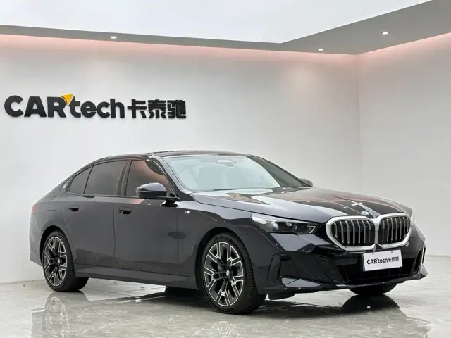 BMW 5 Series — Фото автомобиля 6