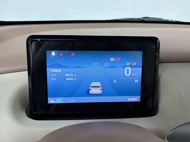Wuling Motors Hongguang MINIEV 2025 4-Door Advanced — Фото автомобиля 12