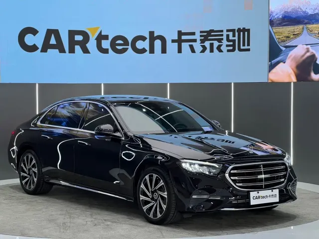 Mercedes-Benz E-Class — Фото автомобиля 3
