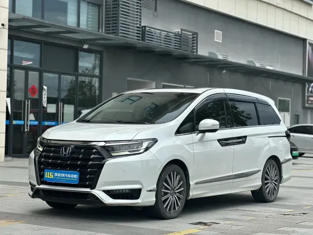 Фотография автомобиля — Honda Elysion