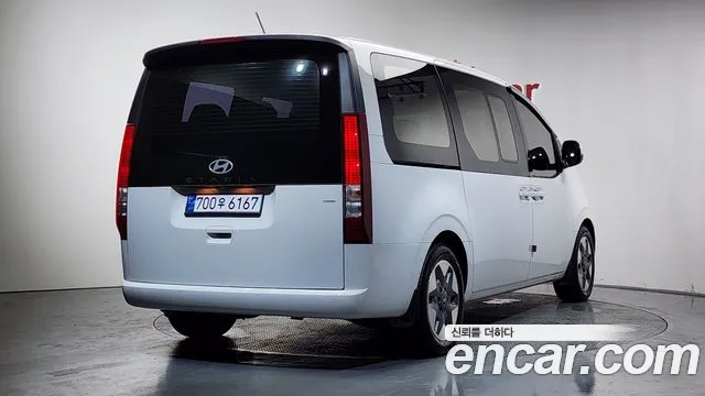 Hyundai Staria Staria 4WD Tourer 11 мест — Фото автомобиля 2