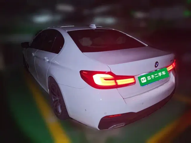 BMW 5 Series — Фото автомобиля 24